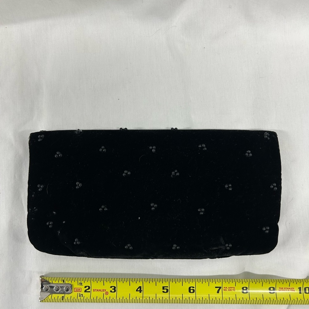 Elegant Soure Black Velvet Beaded Evening Bag